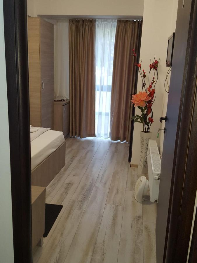 Hotel Babilon Bukarest Kültér fotó