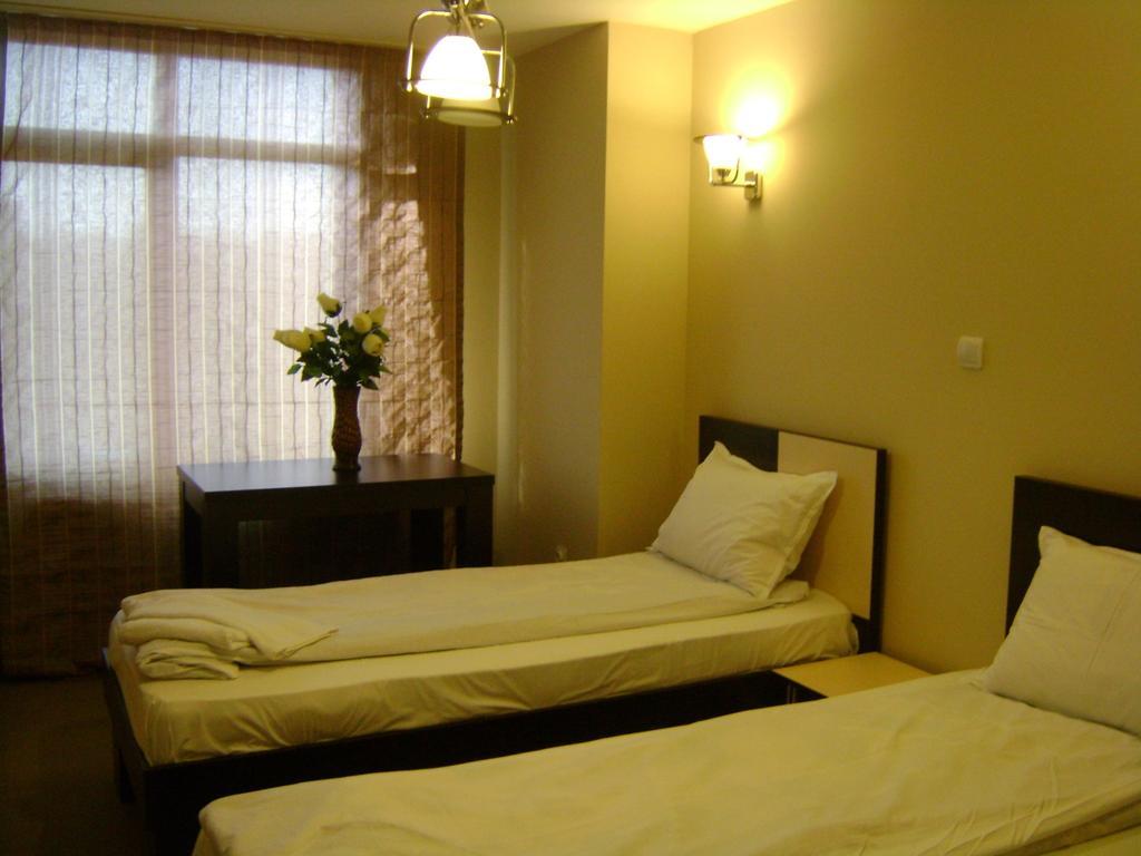 Hotel Babilon Bukarest Kültér fotó