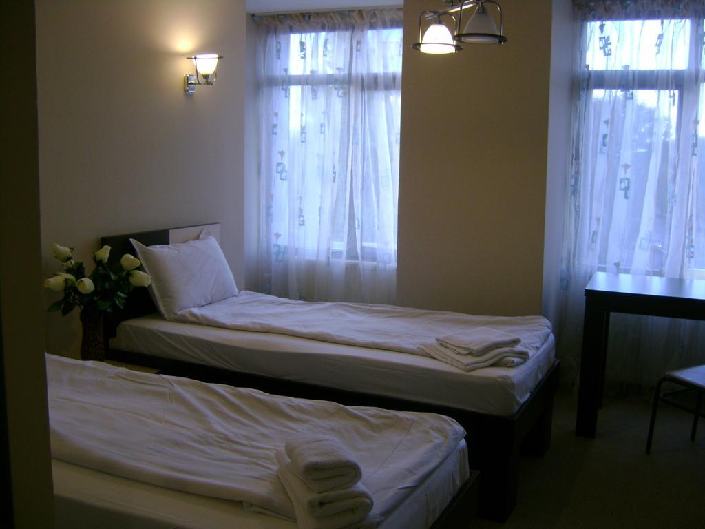Hotel Babilon Bukarest Kültér fotó