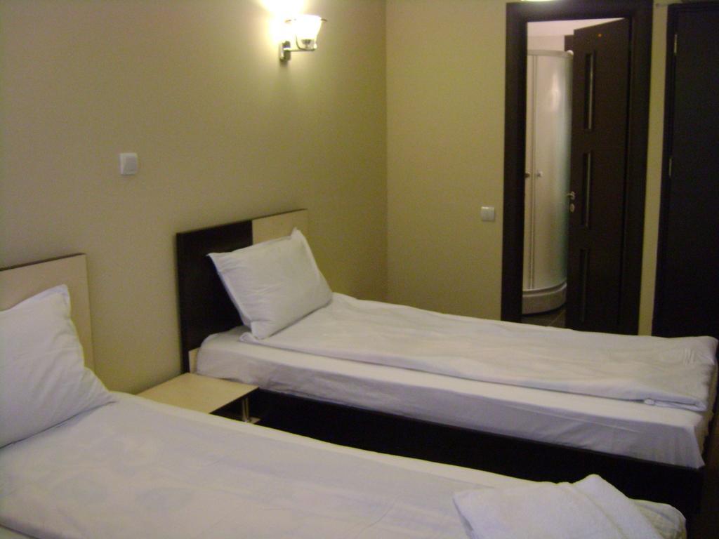 Hotel Babilon Bukarest Kültér fotó