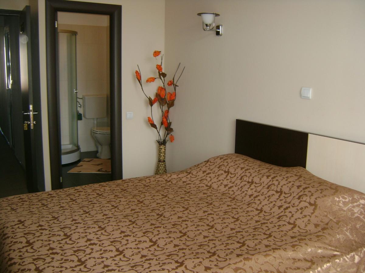 Hotel Babilon Bukarest Kültér fotó